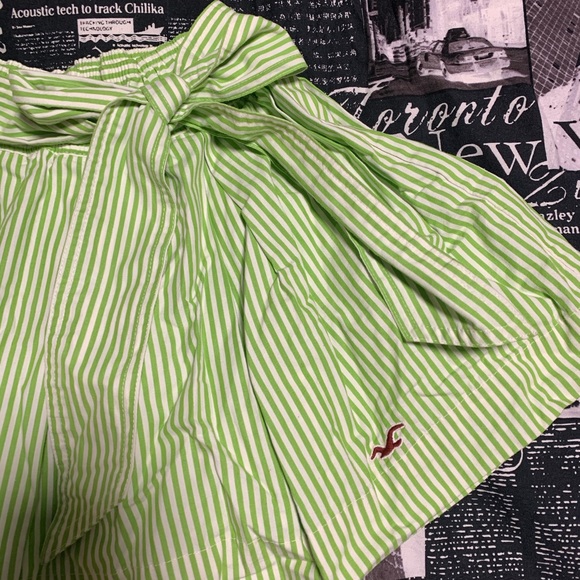 Green candy stripe Hollister skirt size small - Picture 2 of 8